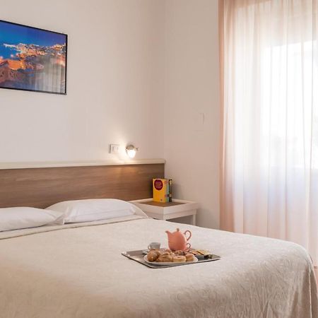 גאטה Hotel Viola מראה חיצוני תמונה
