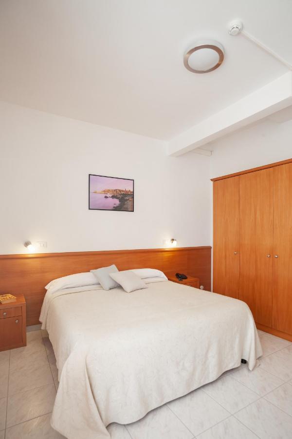 גאטה Hotel Viola מראה חיצוני תמונה