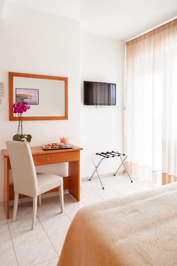 גאטה Hotel Viola מראה חיצוני תמונה