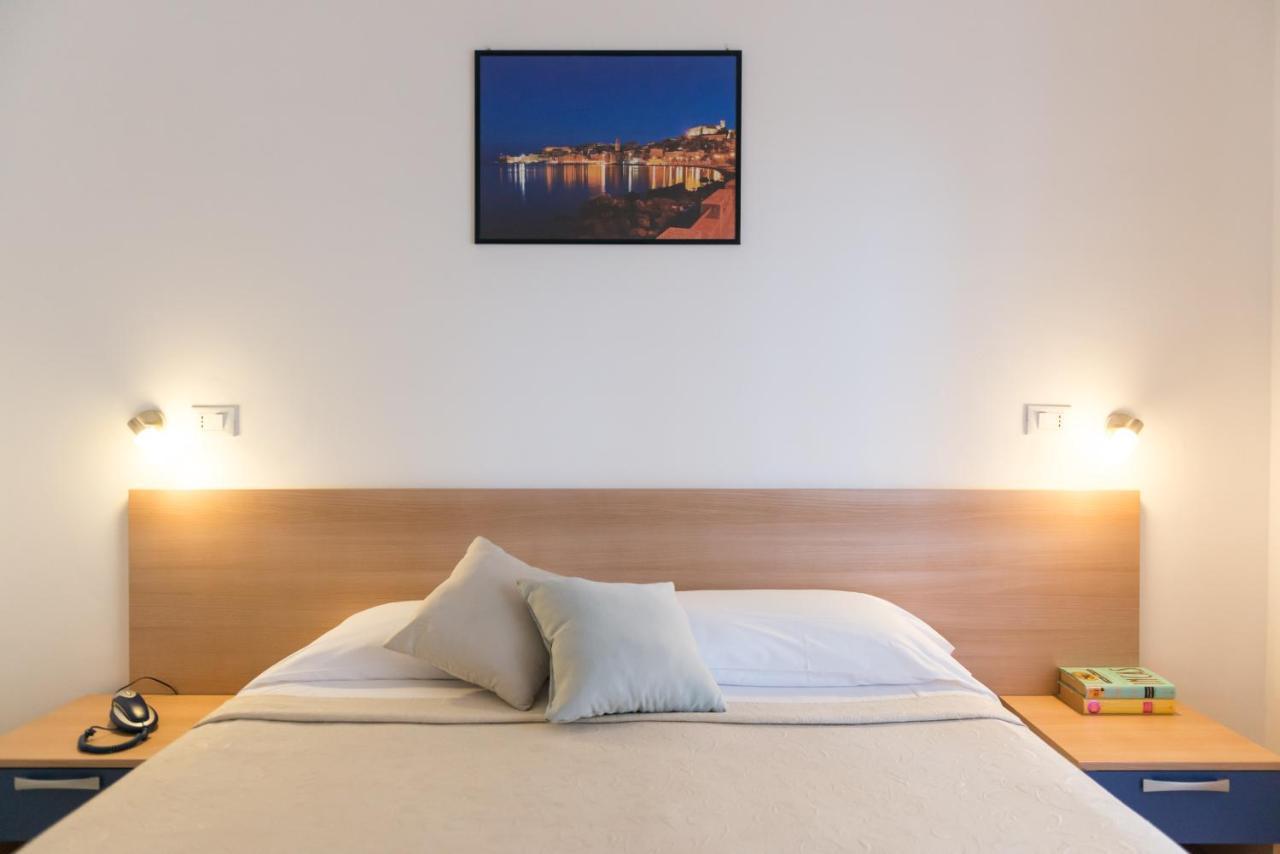גאטה Hotel Viola מראה חיצוני תמונה