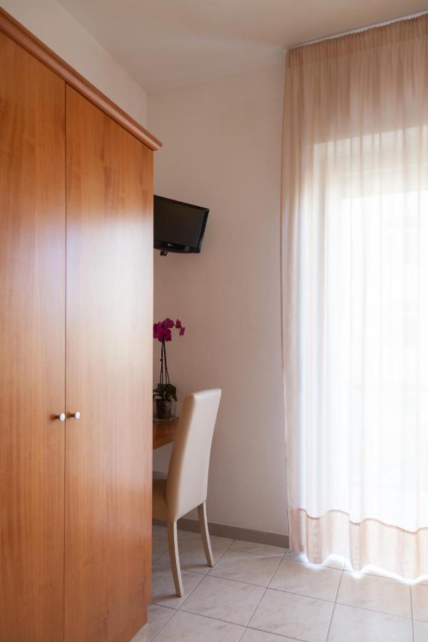 גאטה Hotel Viola מראה חיצוני תמונה