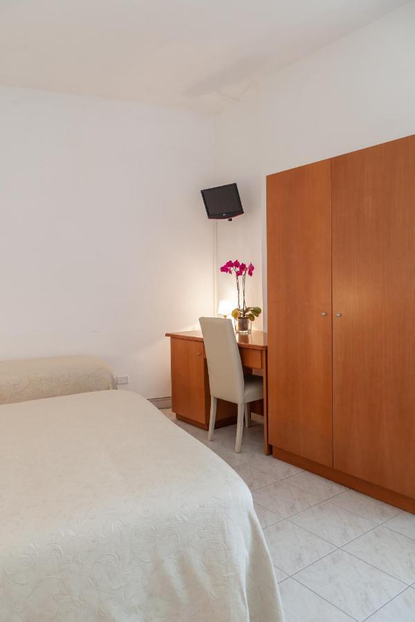 גאטה Hotel Viola מראה חיצוני תמונה