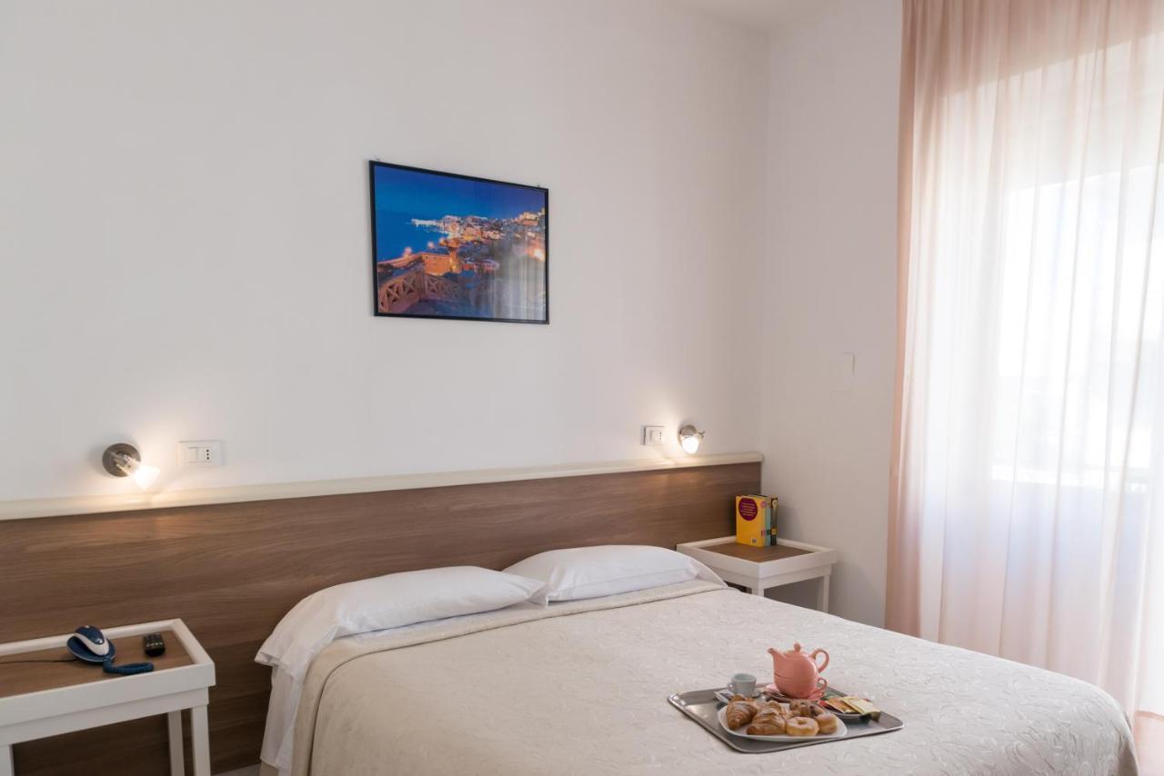 גאטה Hotel Viola מראה חיצוני תמונה