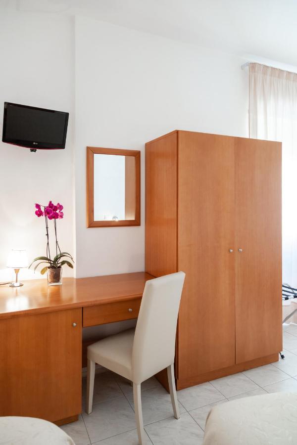 גאטה Hotel Viola מראה חיצוני תמונה