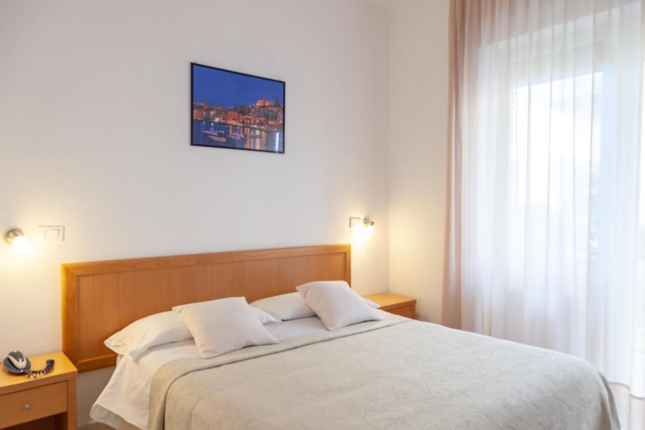 גאטה Hotel Viola מראה חיצוני תמונה