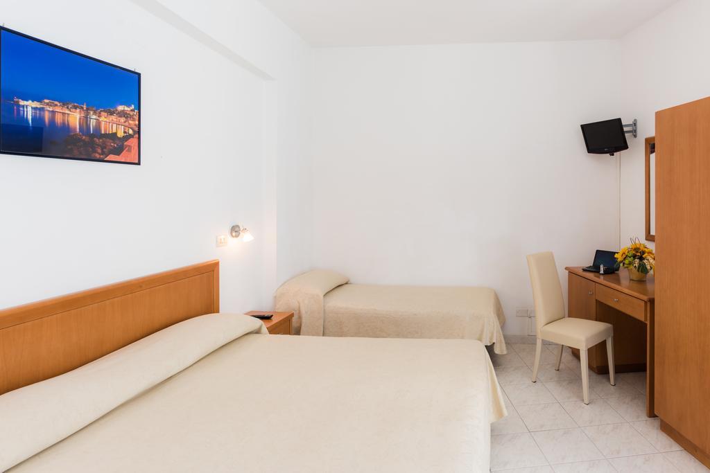 גאטה Hotel Viola מראה חיצוני תמונה