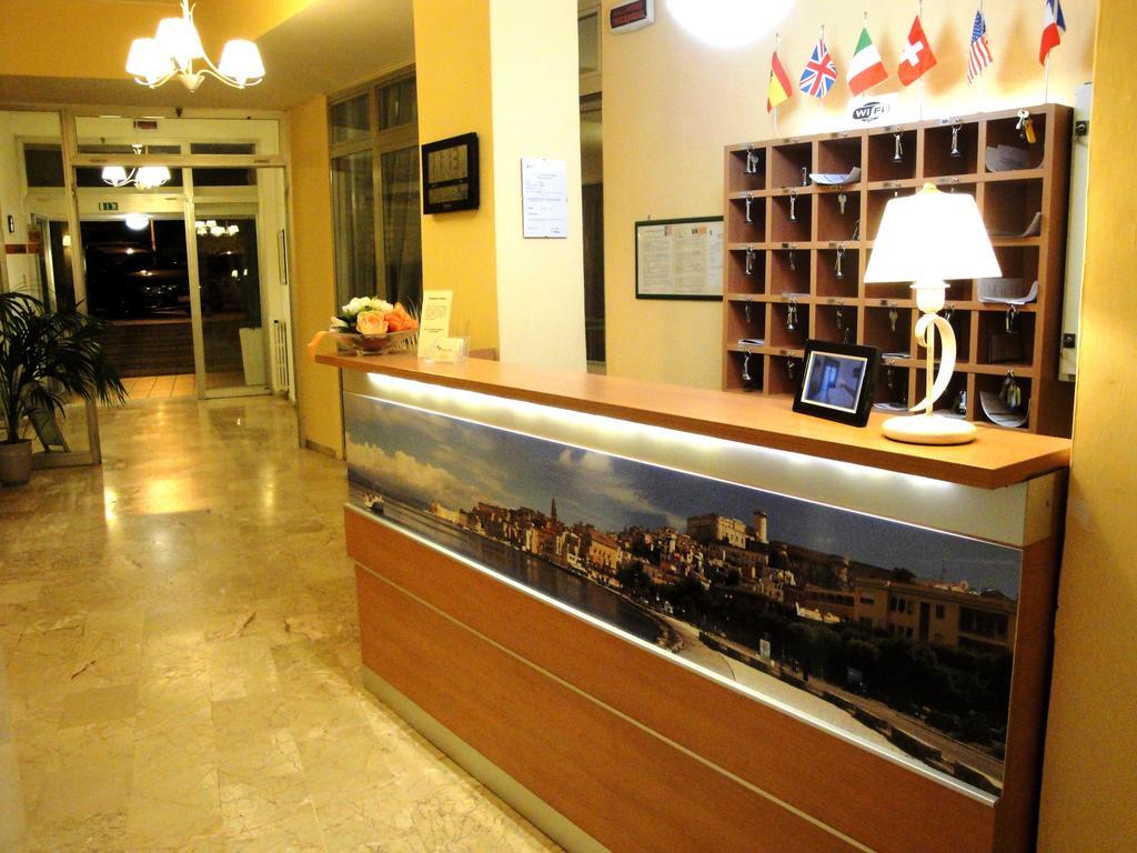 גאטה Hotel Viola מראה חיצוני תמונה